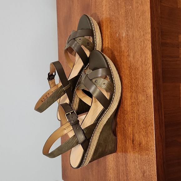 🍀 Green Women's wedge sandals size 10M for St. Patty's Day 💚🍀 - Picture 2 of 7